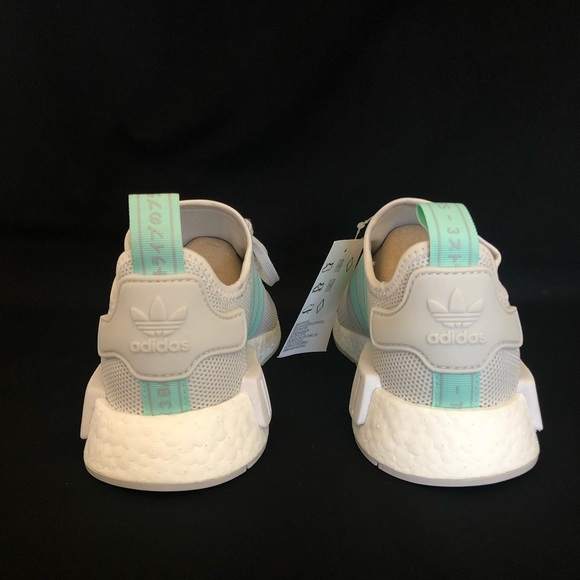 !!!SOLD!!! BRAND NEW NMD R1 Girls sz 4 - Picture 5 of 7